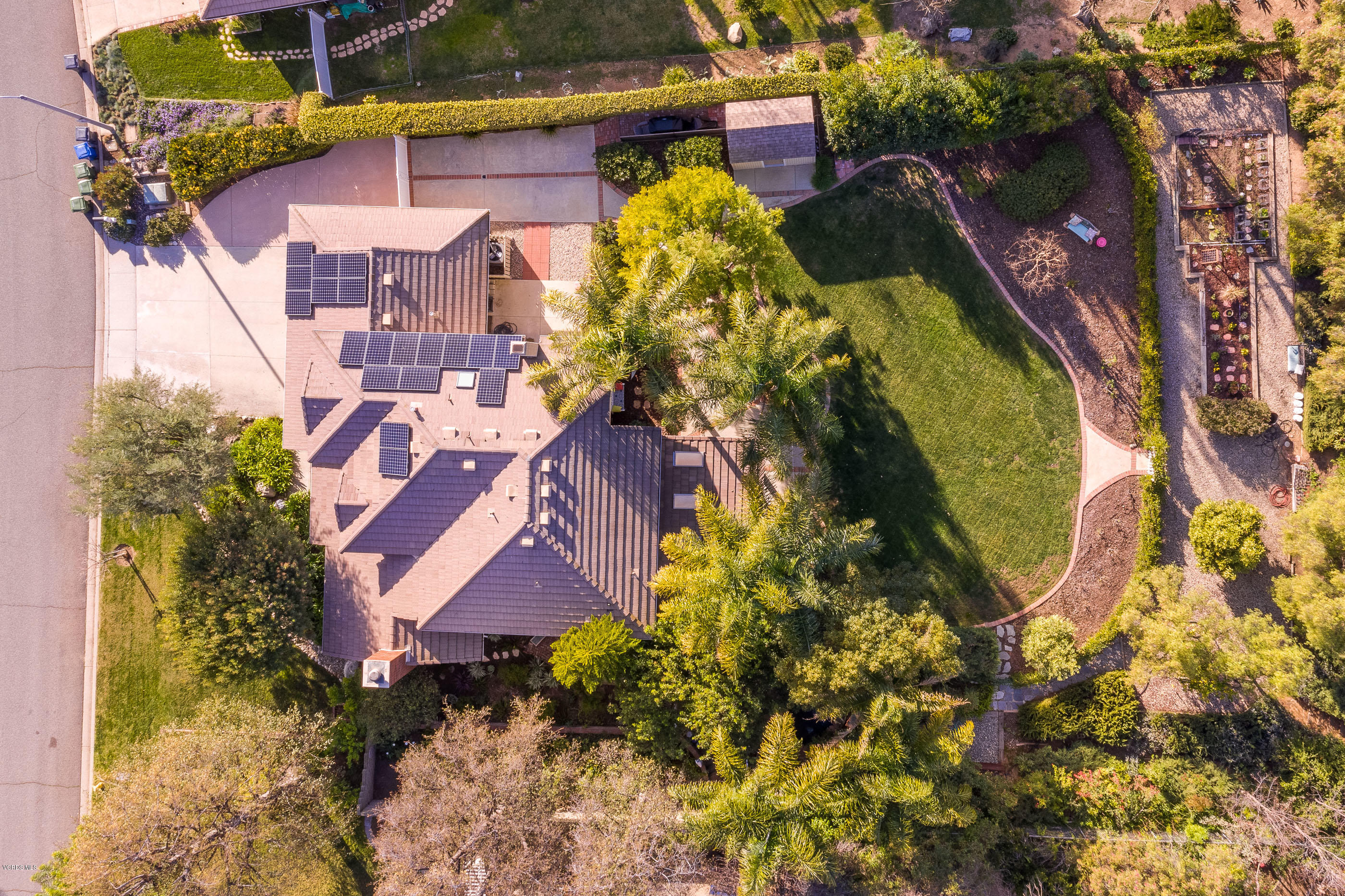160 Valley Gate Road Simi Valley, CA 93065 - Photo 4 of 71 160 Valley Gate Rd Simi Valley 2-67