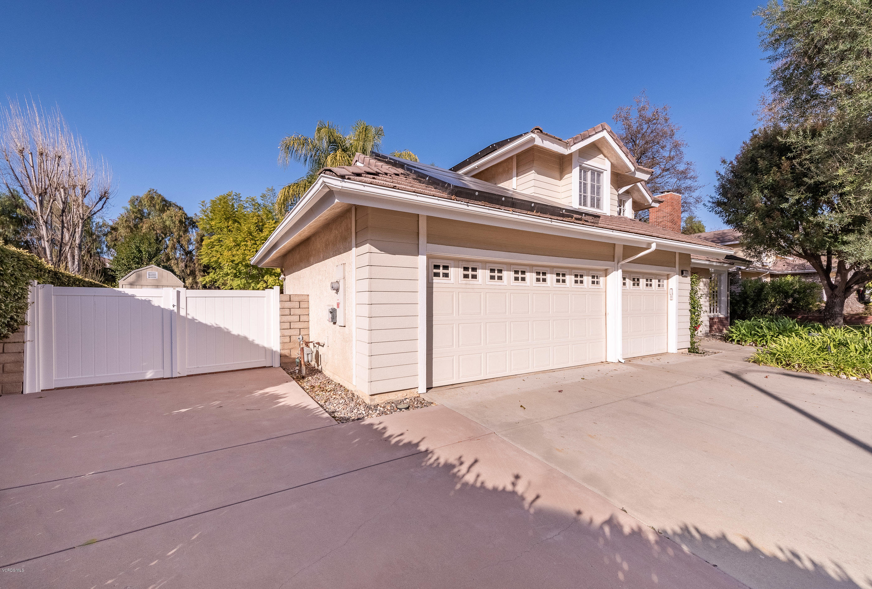 160 Valley Gate Road Simi Valley, CA 93065 - Photo 5 of 71 160 Valley Gate Rd Simi Valley 2-4