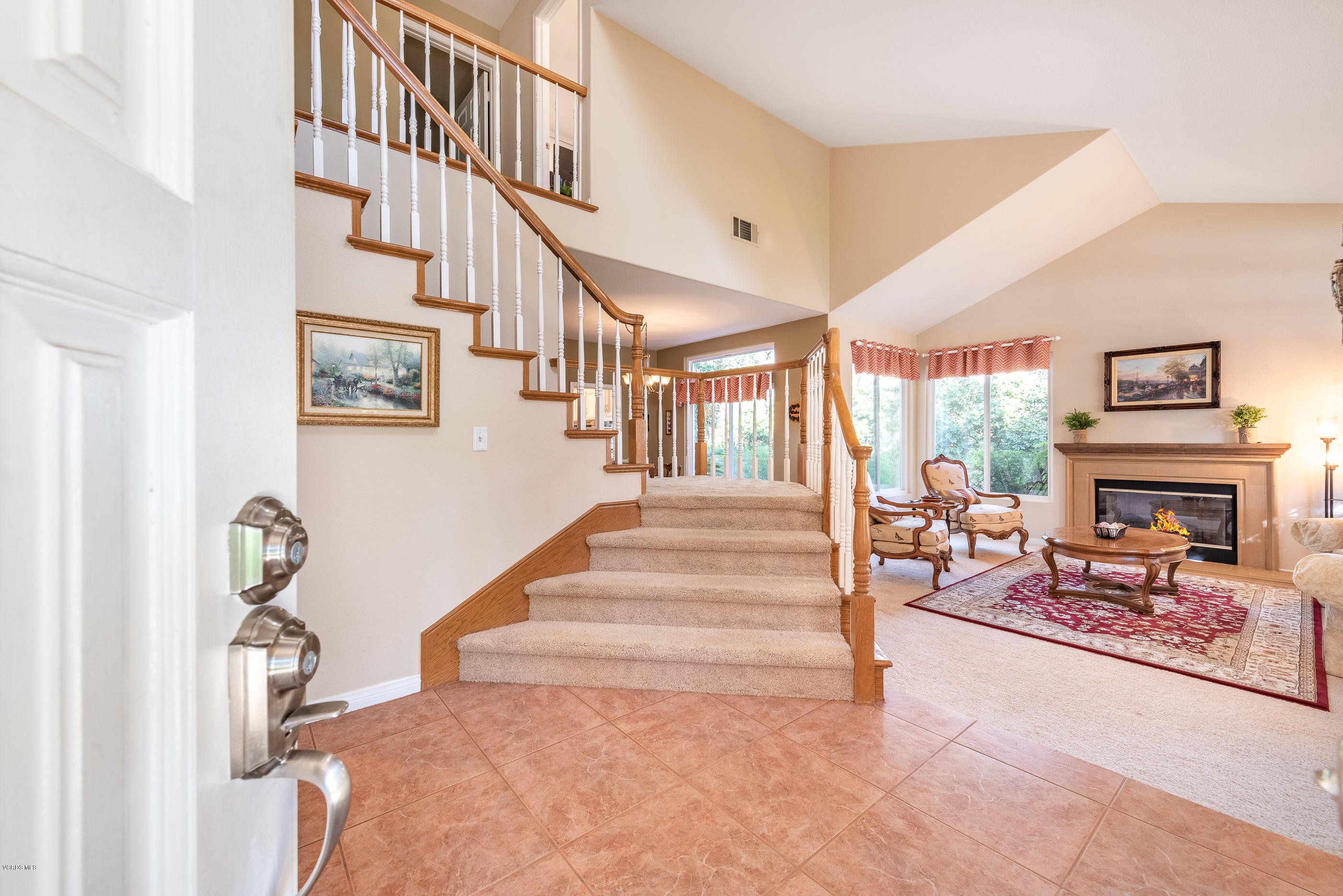 160 Valley Gate Road Simi Valley, CA 93065 - Photo 8 of 71 160 Valley Gate Rd Simi Valley 2-8