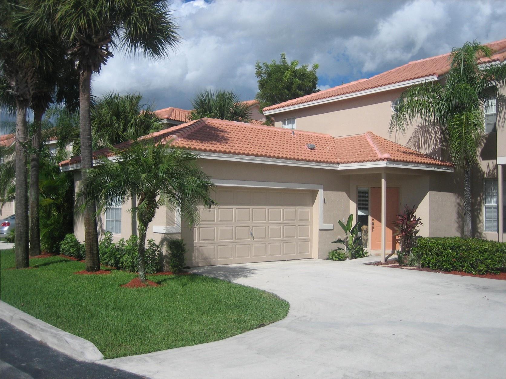 20950 Vía Jasmine, Unit 1 Boca Raton, FL 33428 - Photo 1 of 11 Corner Unit