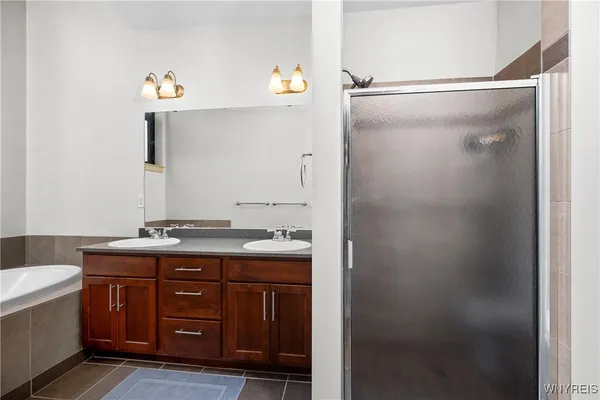 $2,000 | 210 Ellicott Street, Unit 501, Buffalo, NY 14203