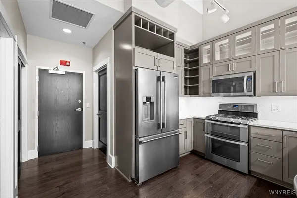 $2,000 | 210 Ellicott Street, Unit 501, Buffalo, NY 14203