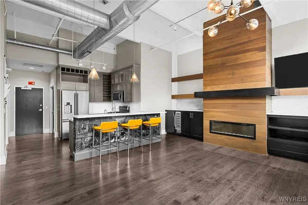 $2,000 | 210 Ellicott Street, Unit 501, Buffalo, NY 14203