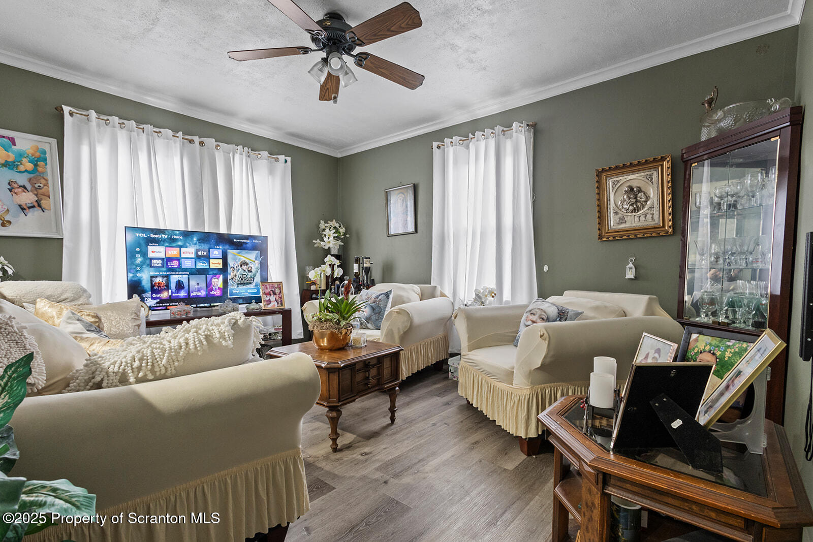 511 Fig Street Scranton, PA 18505 - Photo 16 of 33 a living room with furniture and a window
