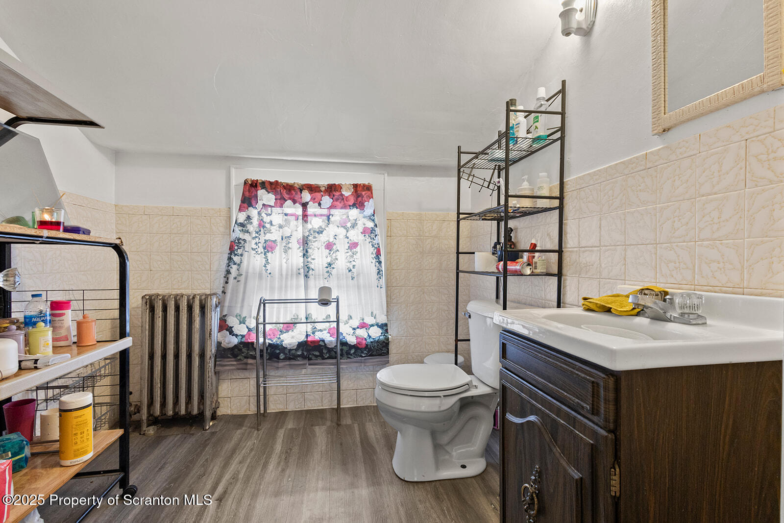 511 Fig Street Scranton, PA 18505 - Photo 22 of 33 a bathroom with a sink toilet and a shower