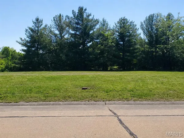 $32,500 | 3050 Governors Drive, Carlyle, IL 62231