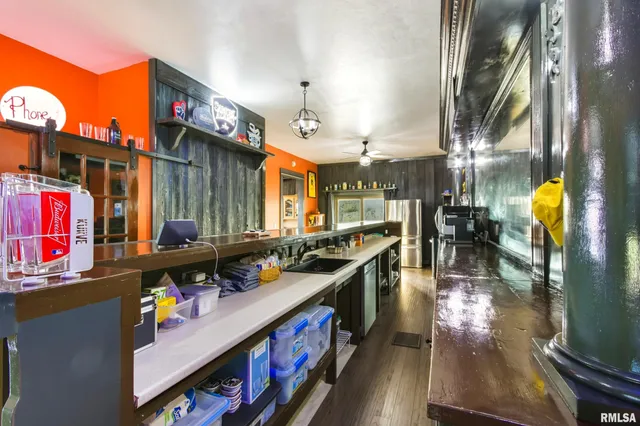 $495,000 | 1667 North 365th Road, Versailles, IL 62378