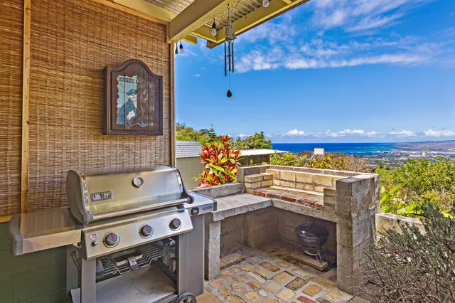 $1,375,000 | 219 Ekoa Place, Wailuku, HI 96793