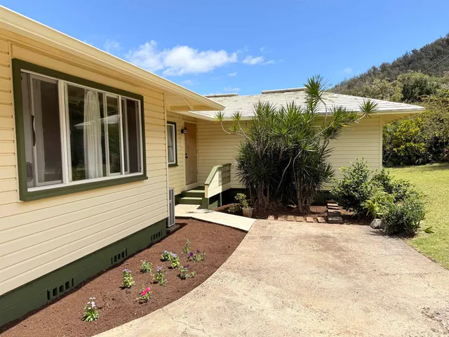 $1,375,000 | 219 Ekoa Place, Wailuku, HI 96793