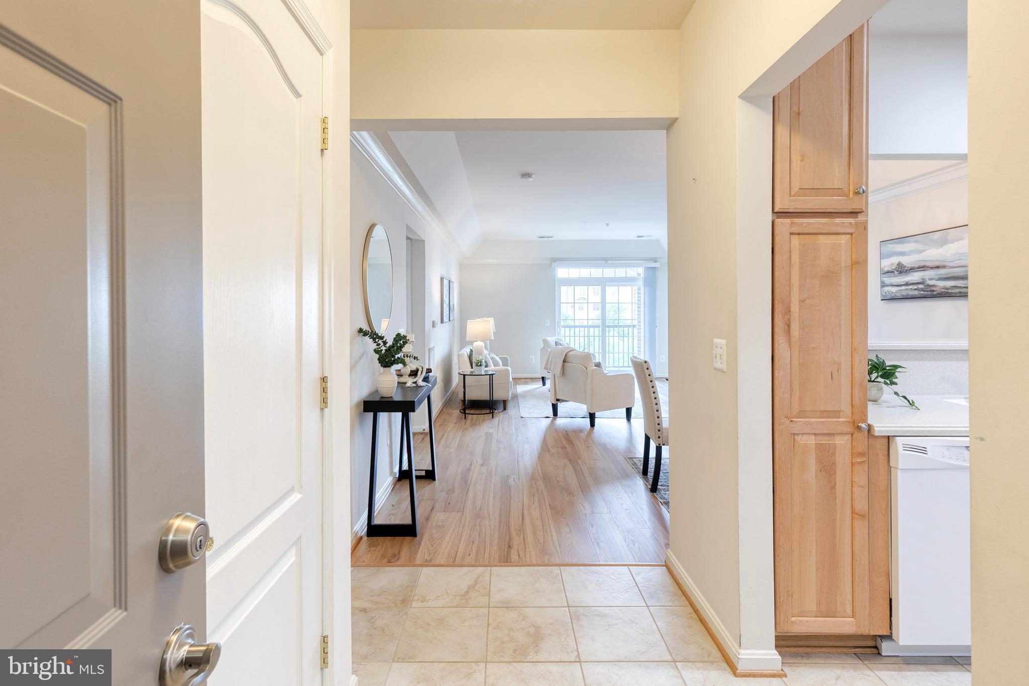 7305 Brookview Road, Unit 308 Elkridge, MD 21075 - Photo 2 of 33 Open entryway