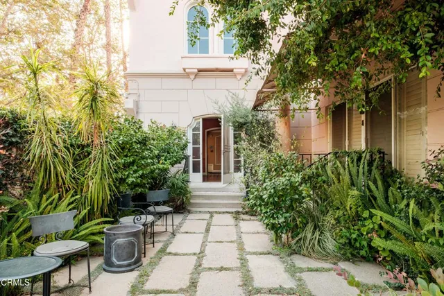 $995,000 | 80 North Euclid Avenue, Unit 102, Pasadena, CA 91101