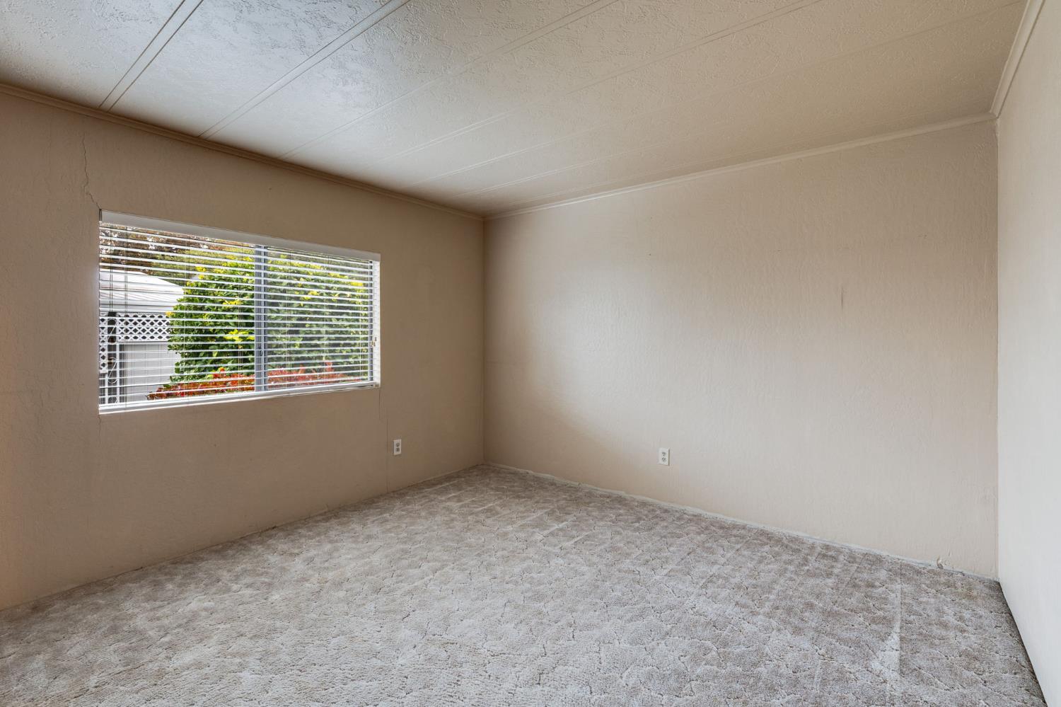 443 Royal Crest Circle Rancho Cordova, CA 95670 - Photo 20 of 28 an empty room with a window