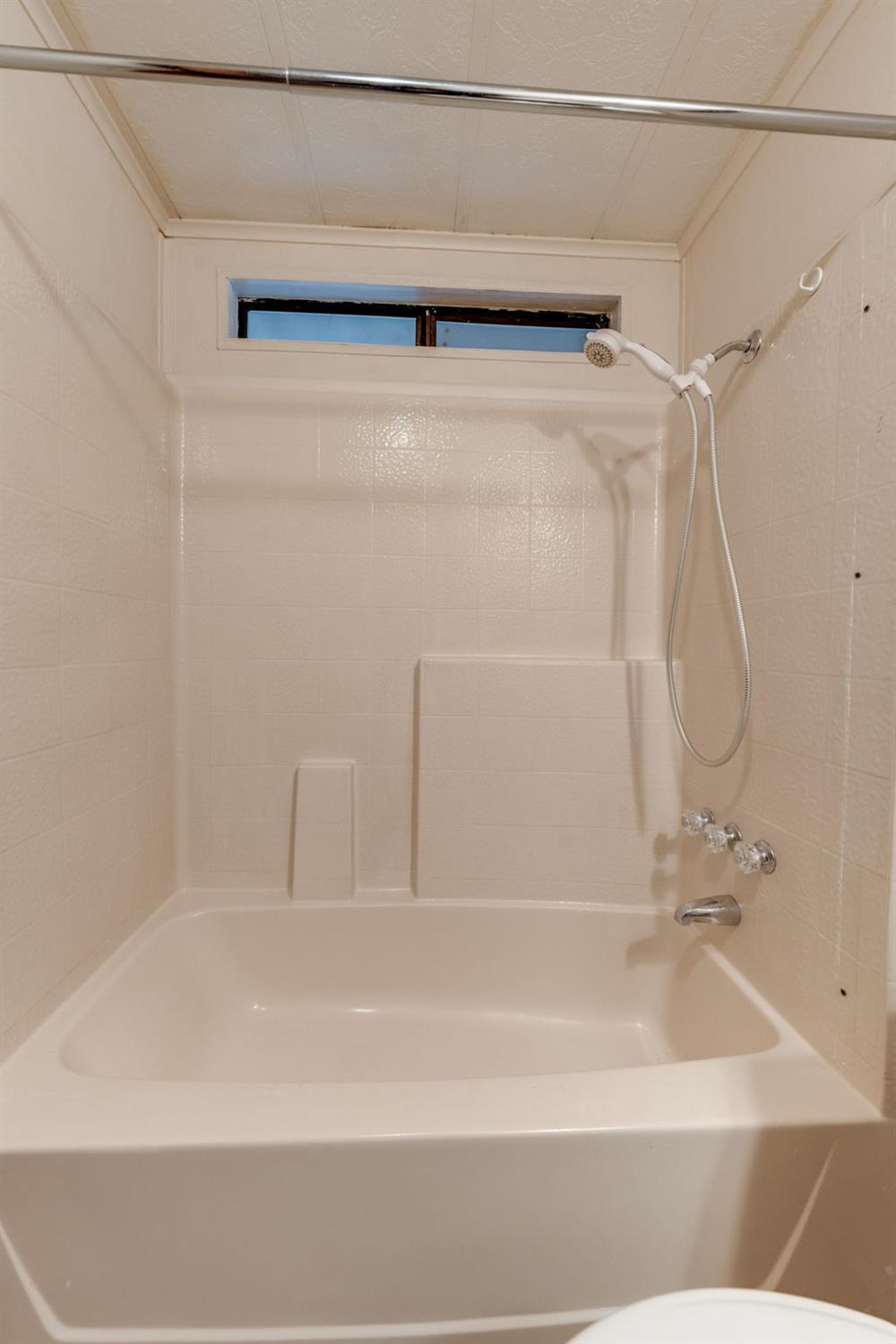 443 Royal Crest Circle Rancho Cordova, CA 95670 - Photo 23 of 28 a bathroom with a shower