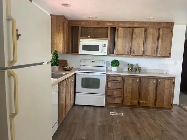 $99,888 | 443 Royal Crest Circle, Rancho Cordova, CA 95670
