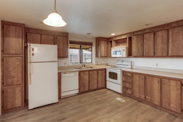 $99,888 | 443 Royal Crest Circle, Rancho Cordova, CA 95670