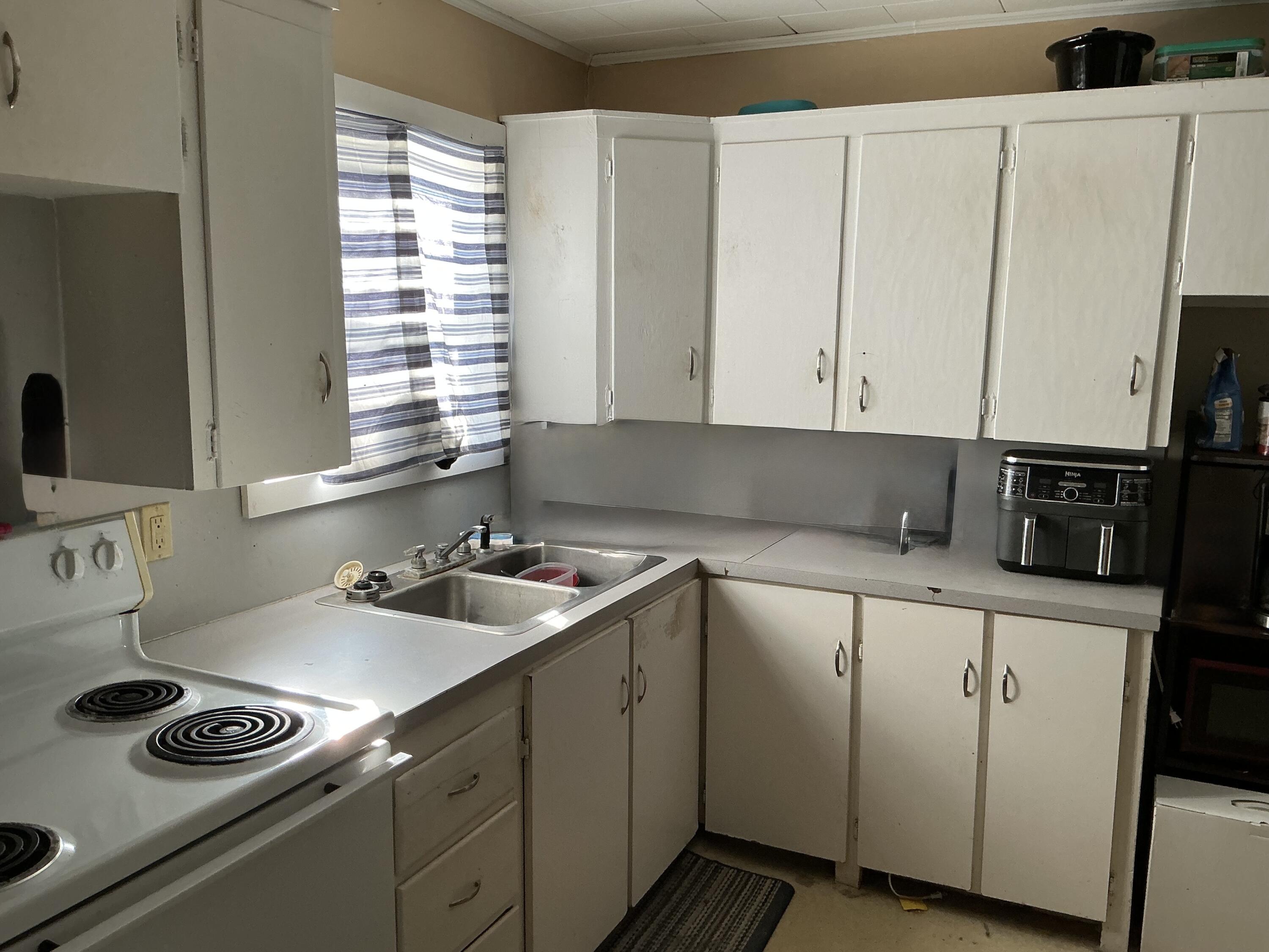 336 Main Street Corinth, ME 04427 - Photo 15 of 42