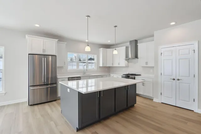 $5,000 | 1785 La Salle Street, Lake Geneva, WI 53147