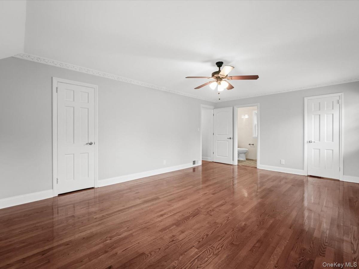 17 Pinewood Road Manhasset, NY 11030 - Photo 20 of 45