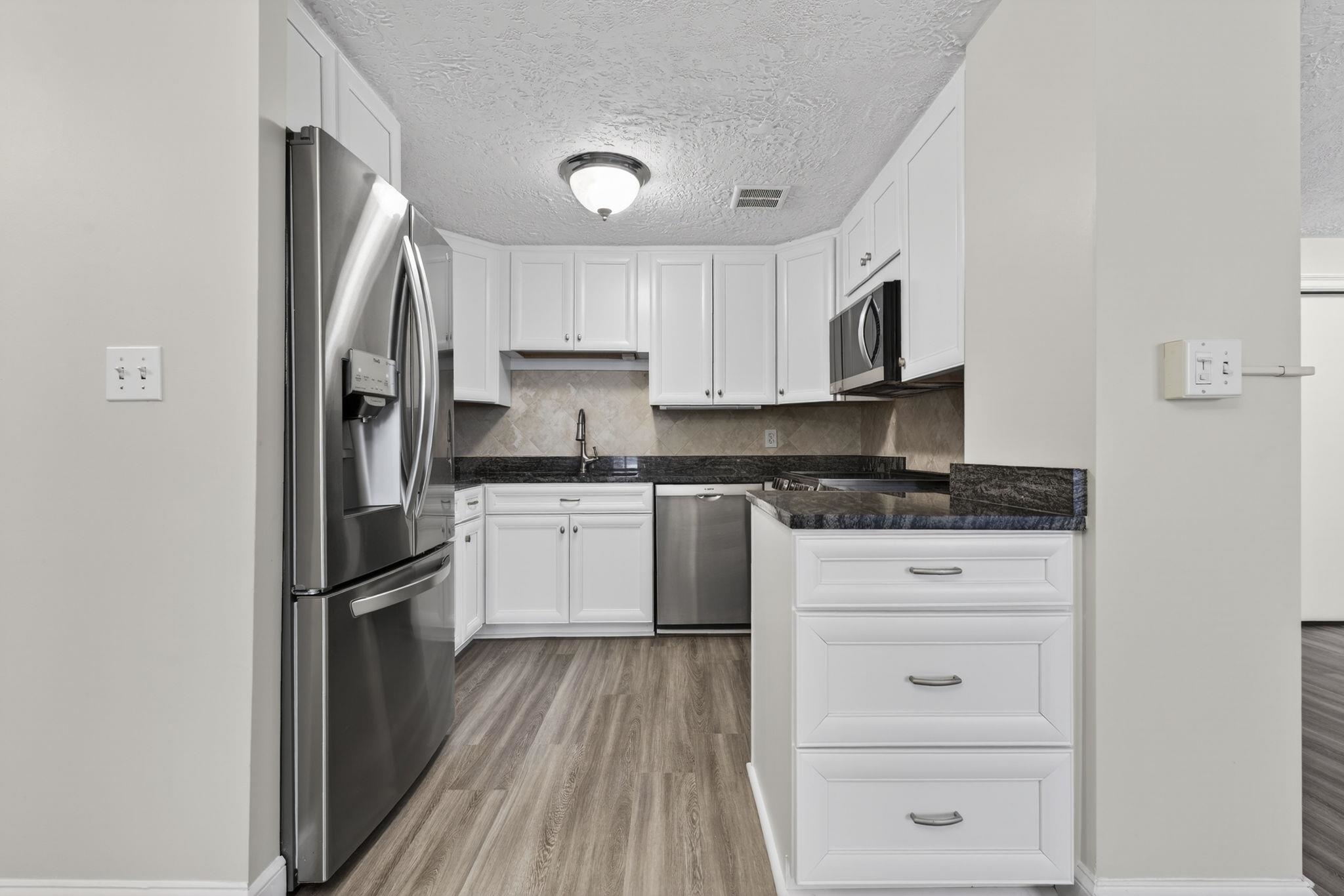 55 River Road, Unit 9C Manchester, NH 03104 - Photo 1 of 32