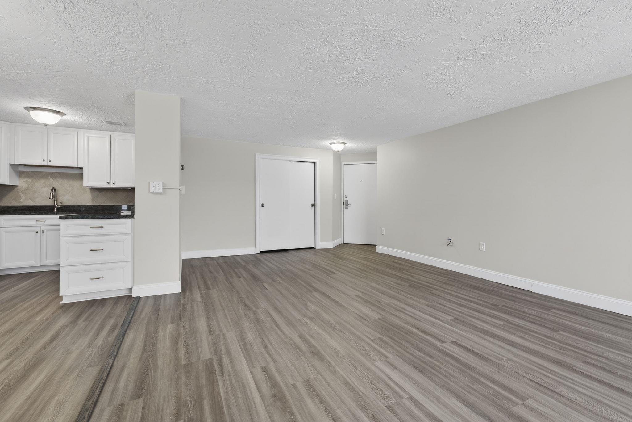 55 River Road, Unit 9C Manchester, NH 03104 - Photo 12 of 32