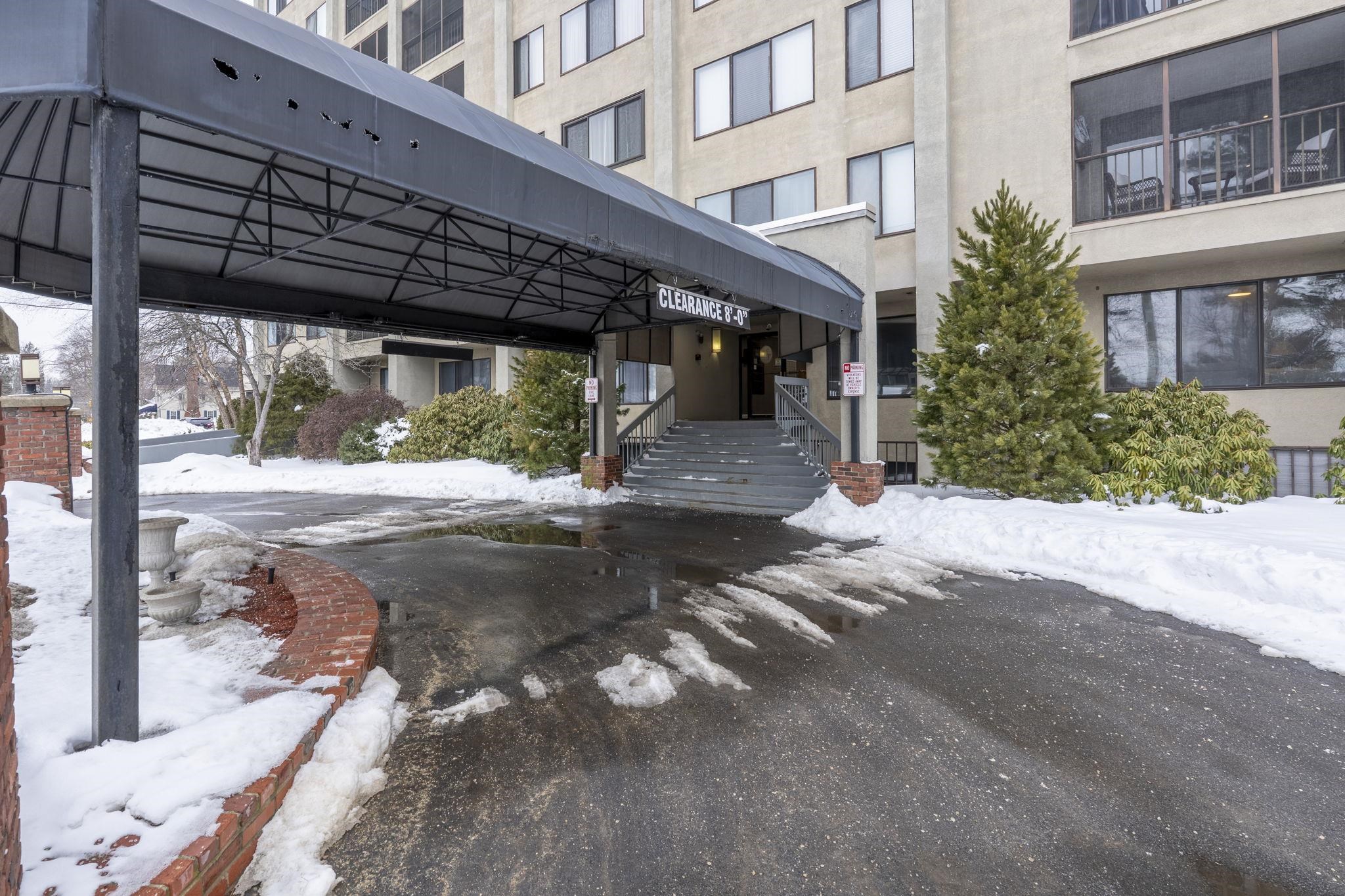 55 River Road, Unit 9C Manchester, NH 03104 - Photo 3 of 32