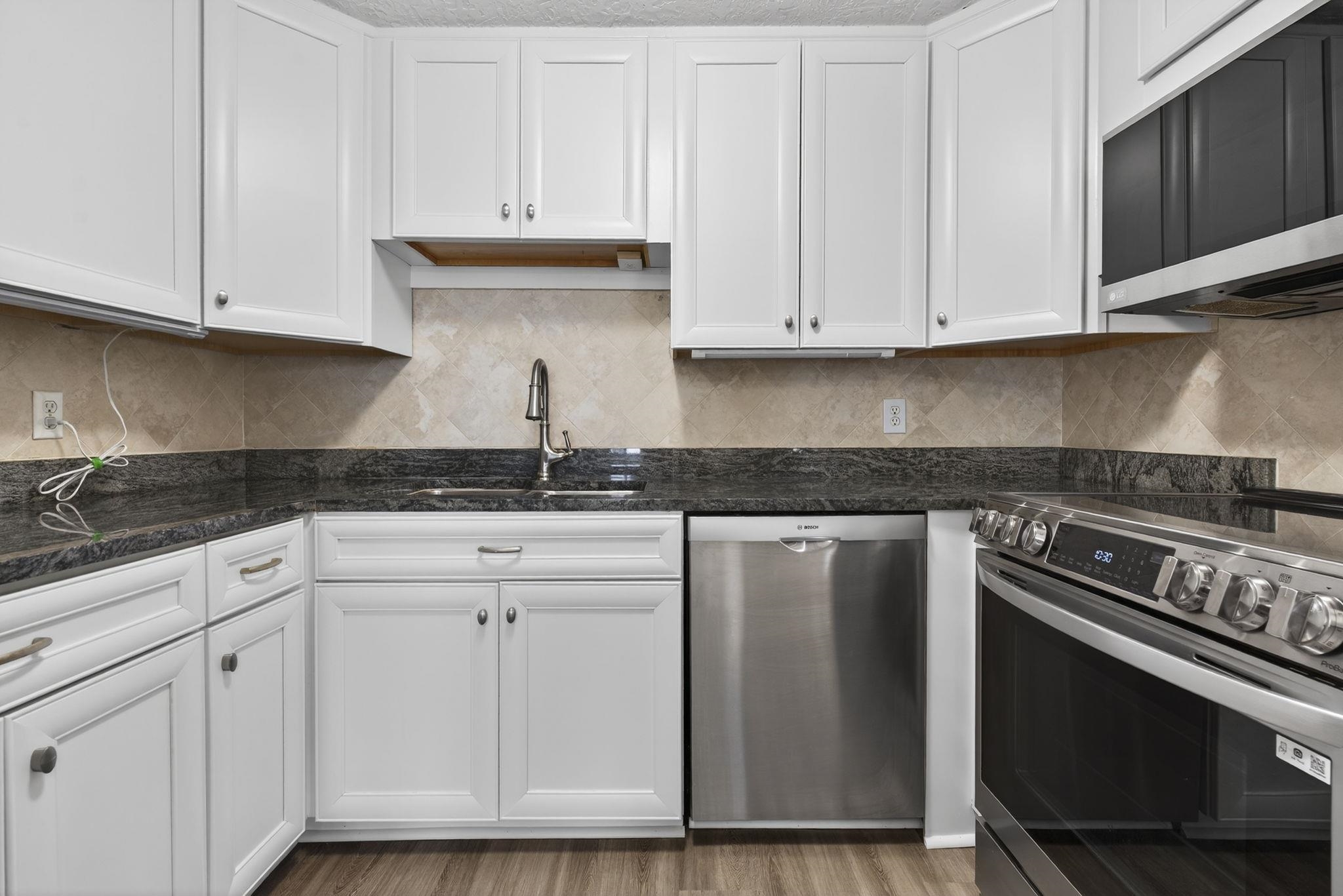 55 River Road, Unit 9C Manchester, NH 03104 - Photo 5 of 32