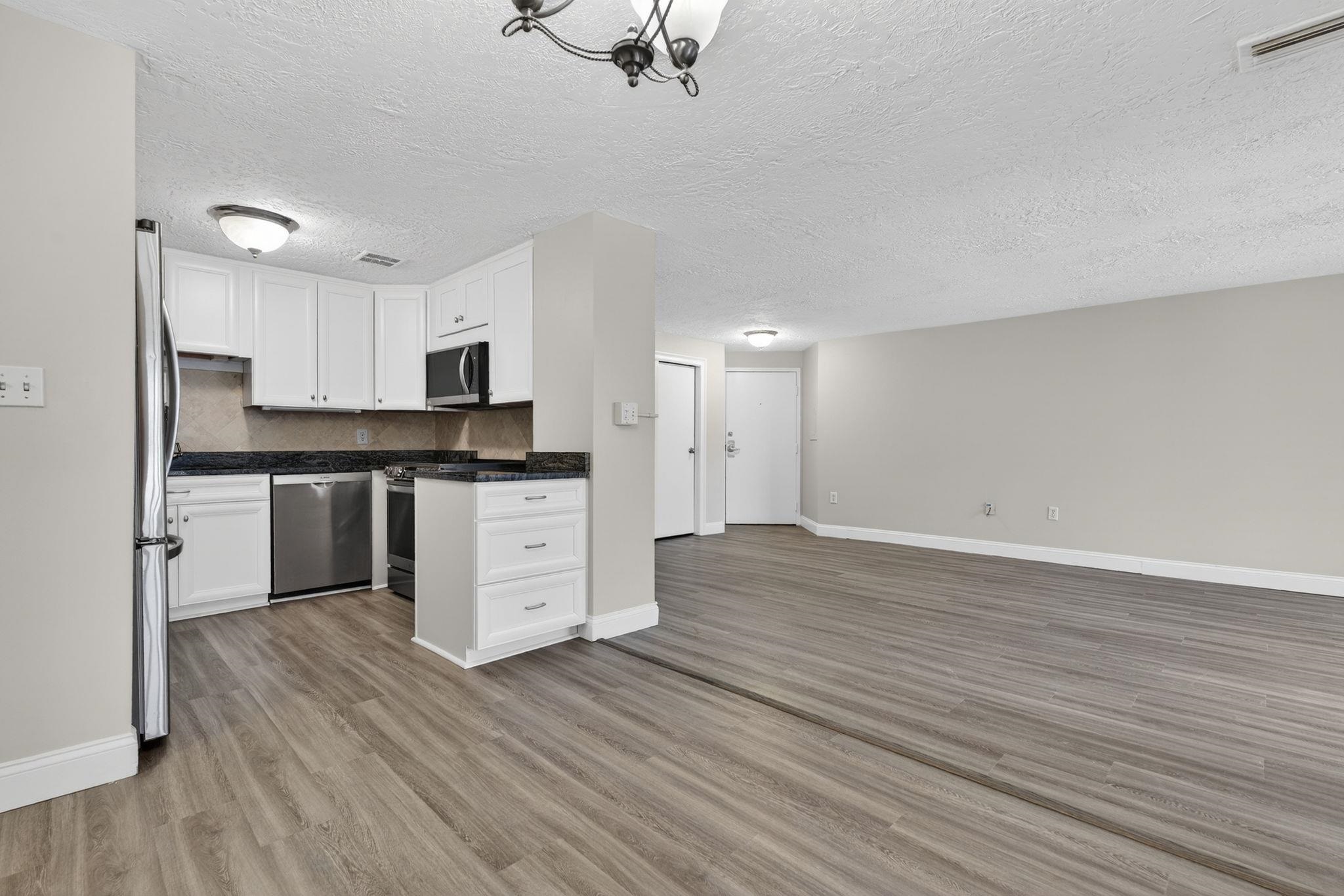 55 River Road, Unit 9C Manchester, NH 03104 - Photo 6 of 32