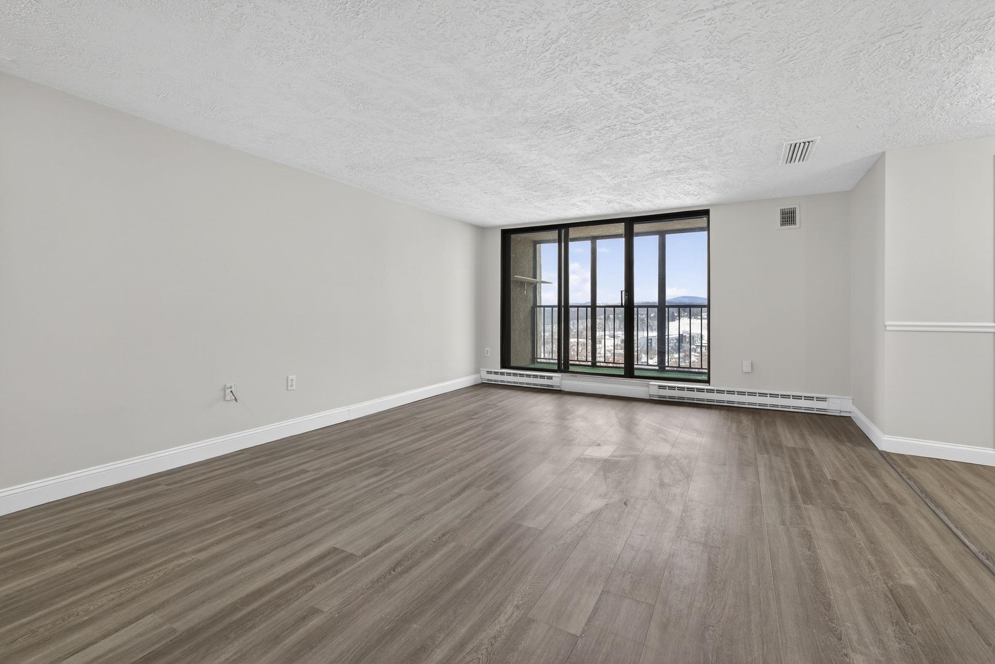 55 River Road, Unit 9C Manchester, NH 03104 - Photo 10 of 32