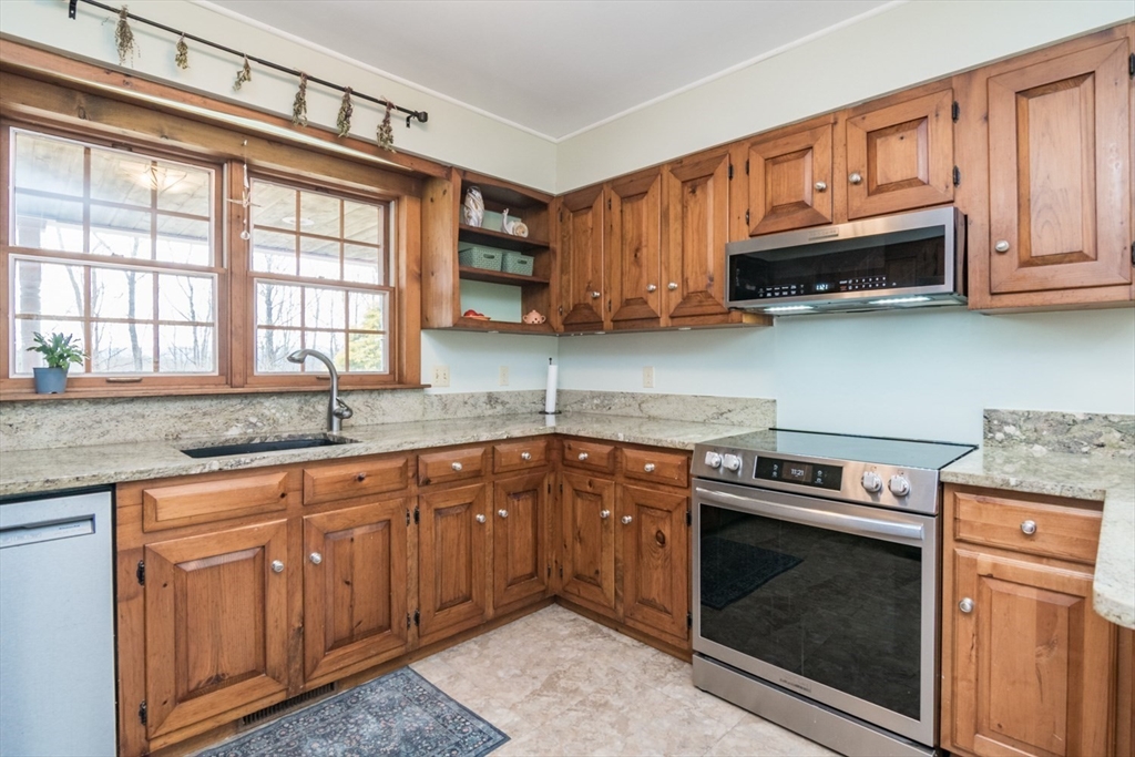 72 Randall Road Montague, MA 01351 - Photo 5 of 41