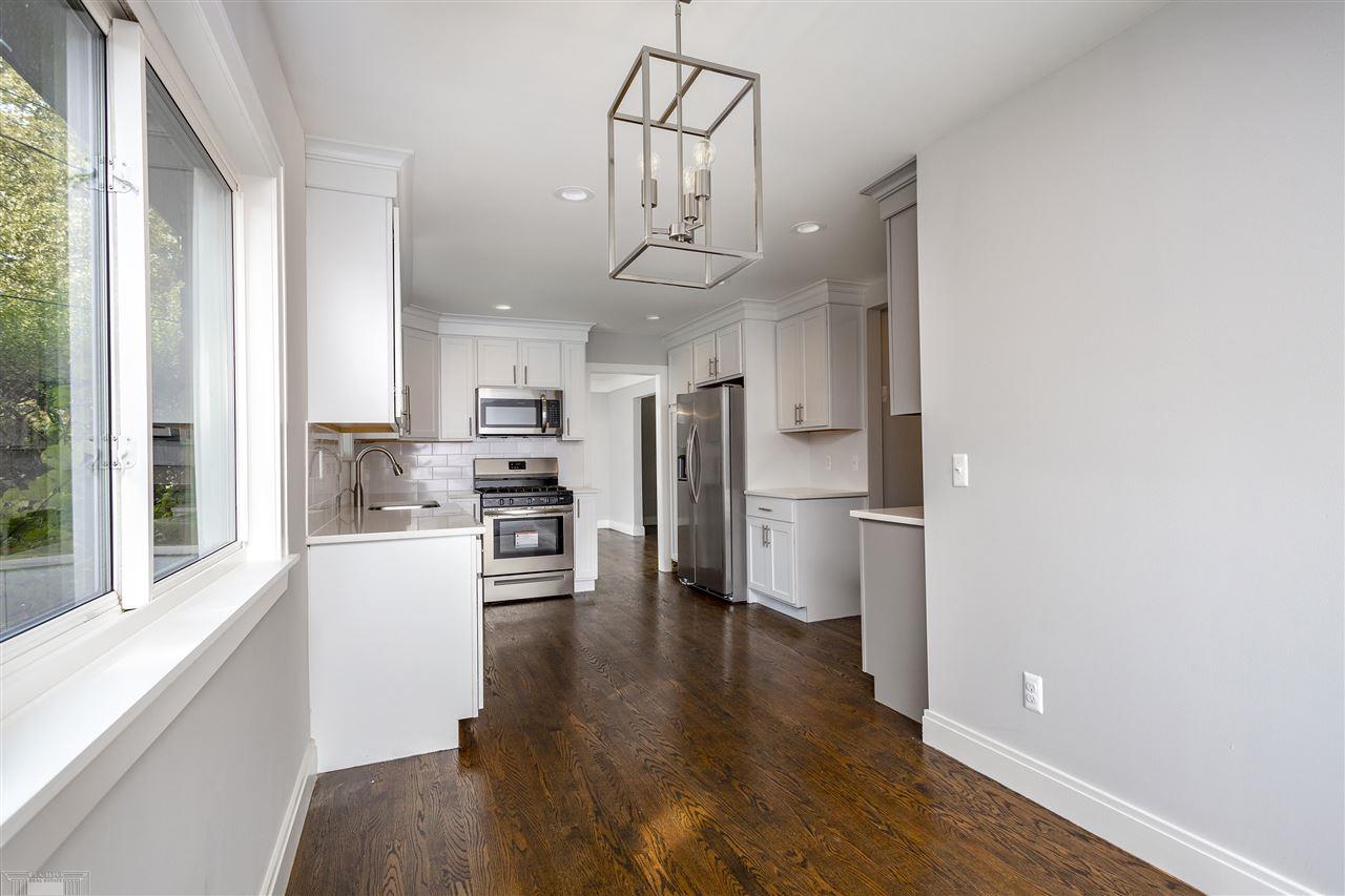 1083 Canterbury Road Grosse Pointe Woods, MI 48236 - Photo 14 of 38