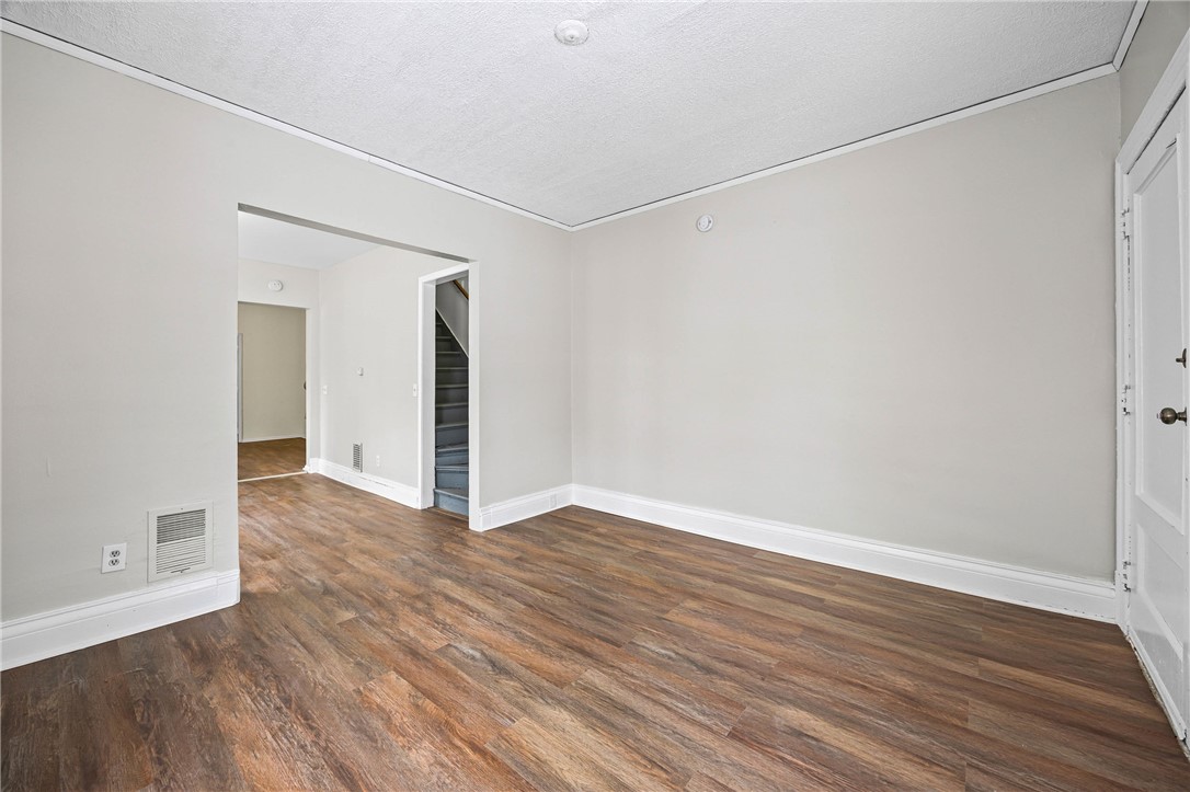 459 Parsells Avenue Rochester, NY 14609 - Photo 6 of 29