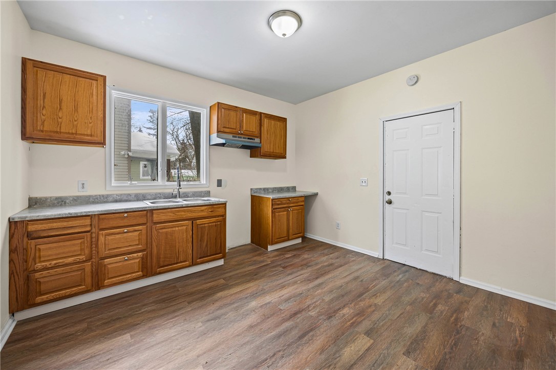 459 Parsells Avenue Rochester, NY 14609 - Photo 8 of 29