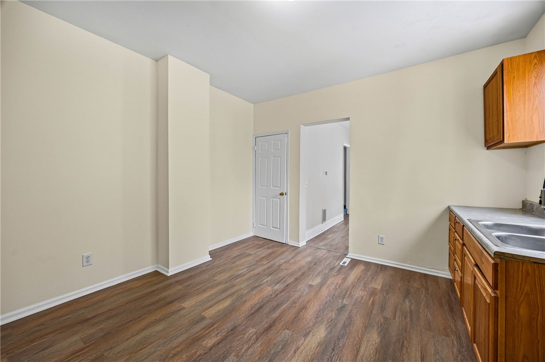 459 Parsells Avenue Rochester, NY 14609 - Photo 9 of 29