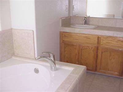 1467 Deborah Lane Madera, CA 93637 - Photo 4 of 7