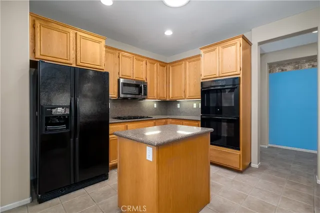 $690,000 | 39483 Almaden Circle, Murrieta, CA 92563