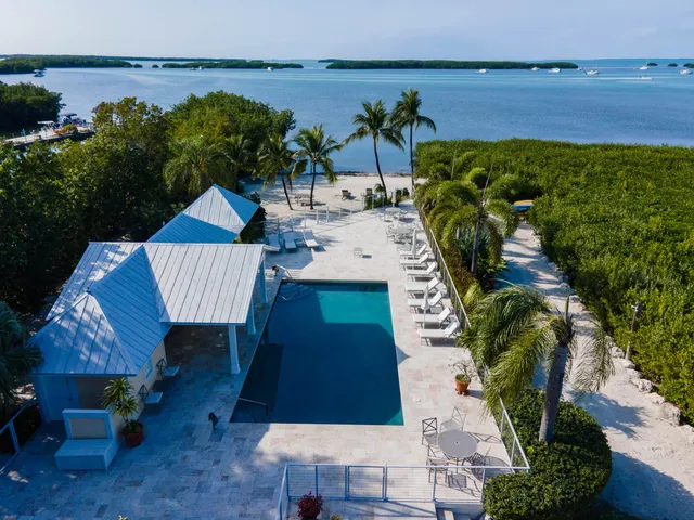 $2,600,000 | 81250 Overseas Highway, Unit 5, Islamorada, FL 33036