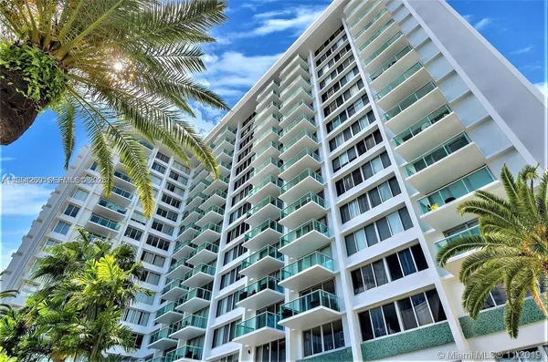 $3,500 | 1000 West Avenue, Unit PH32, Miami Beach, FL 33139