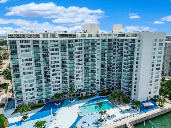 $3,500 | 1000 West Avenue, Unit PH32, Miami Beach, FL 33139