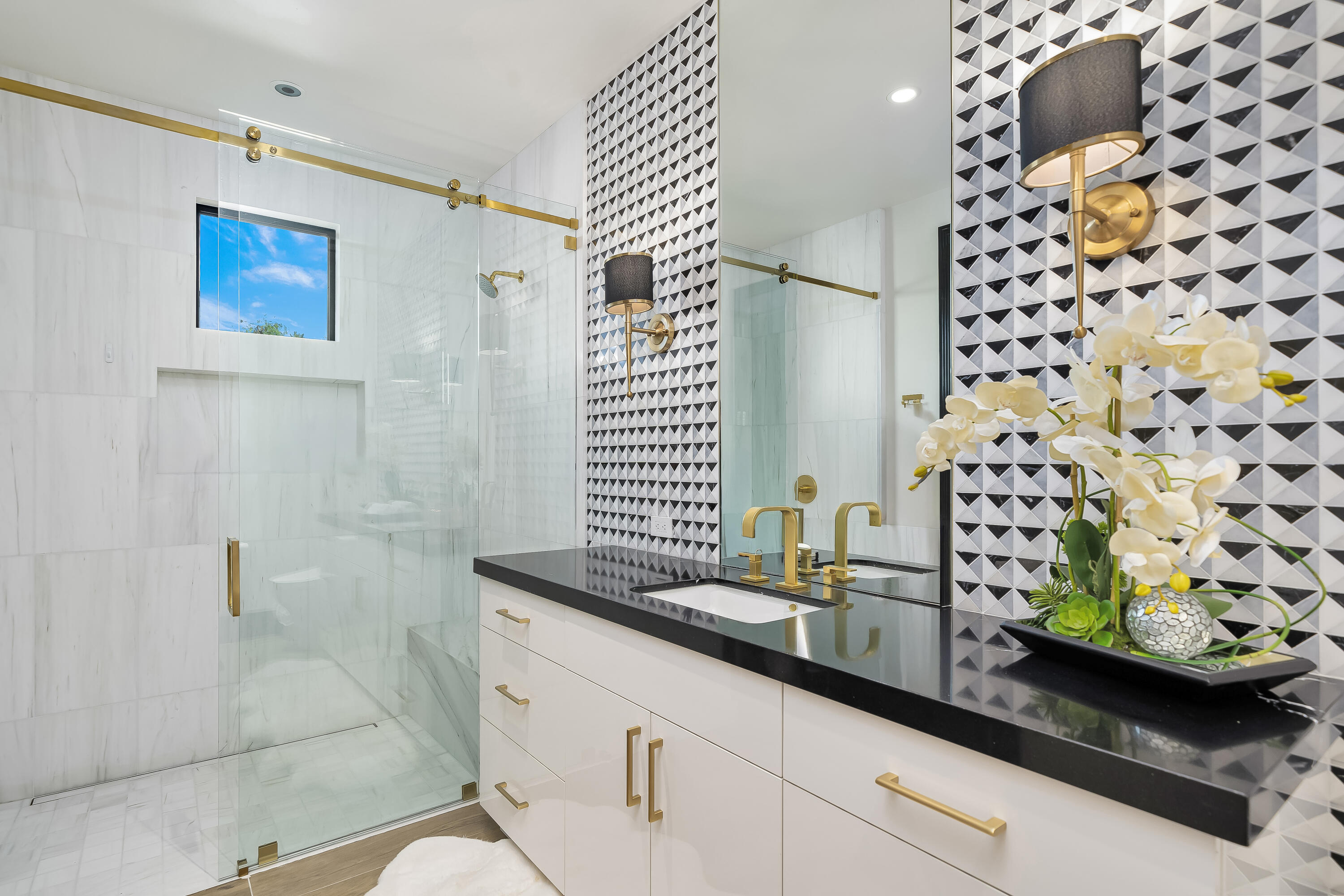 40440 Morningstar Road Rancho Mirage, CA 92270 - Photo 53 of 64 Guest bath in main home