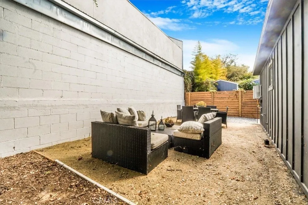 869 East Howard Street Pasadena, CA 91101 - Photo 13 of 13 a view of balcony with couch