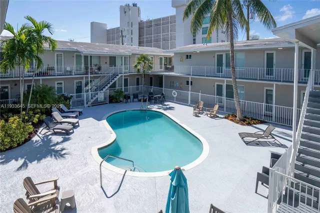 $2,490 | 1940 Biarritz Drive, Unit 16, Miami Beach, FL 33141