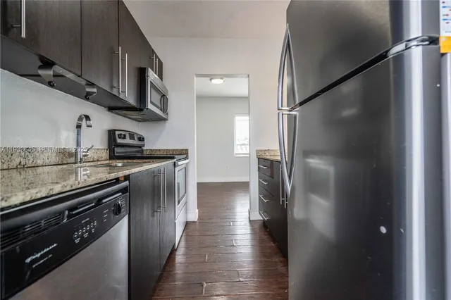 $2,490 | 1940 Biarritz Drive, Unit 16, Miami Beach, FL 33141