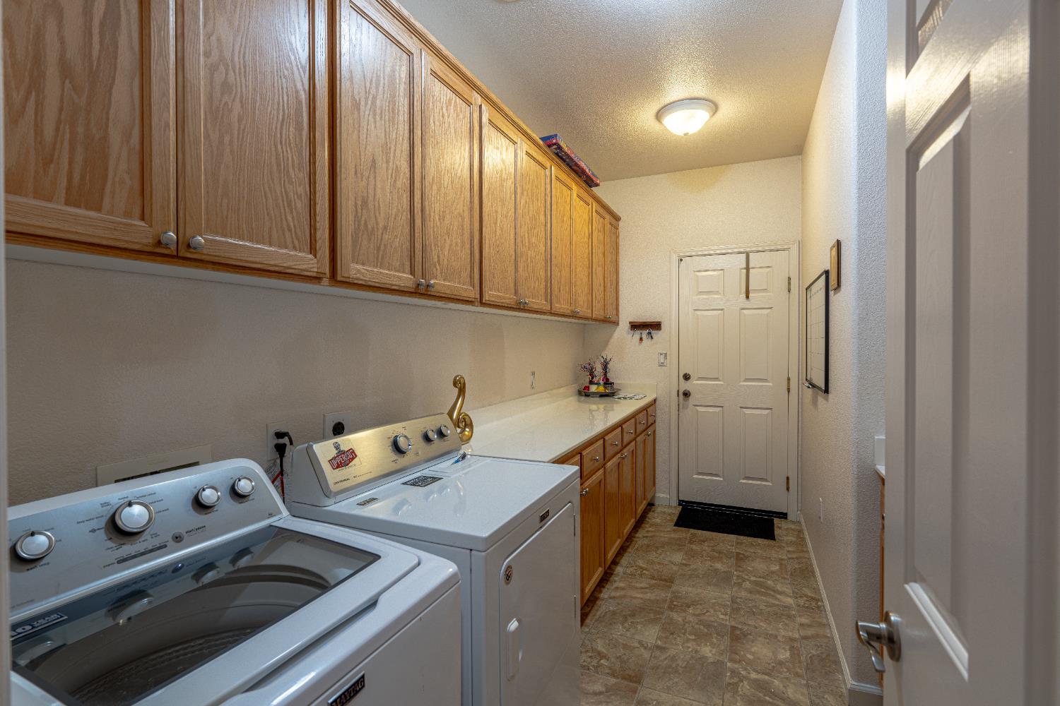 3710 Huntington Road West Sacramento, CA 95691 - Photo 18 of 46 a utility room with dryer and washer