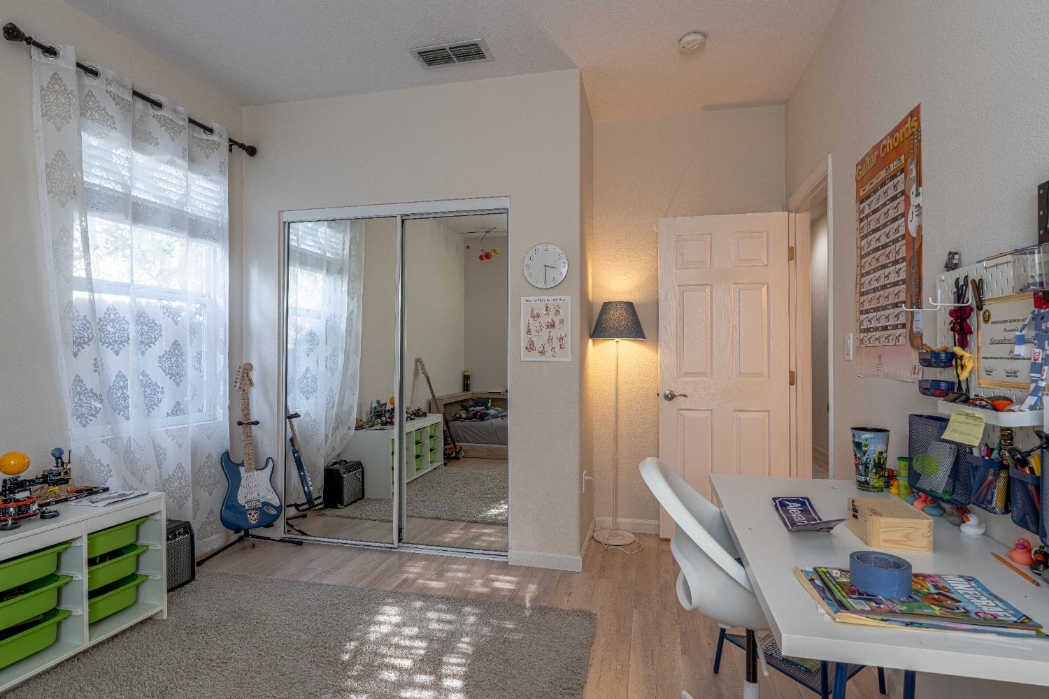 3710 Huntington Road West Sacramento, CA 95691 - Photo 30 of 46 a view of a livingroom with furniture