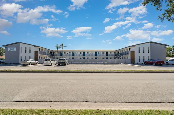 $1,275 | 115 Seminole Avenue West, Unit 212, Melbourne, FL 32901
