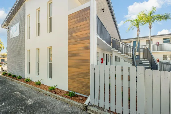 $1,275 | 115 Seminole Avenue West, Unit 212, Melbourne, FL 32901