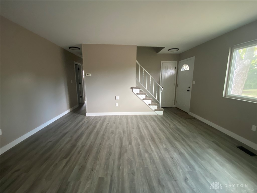 1329 Lee Road Troy, OH 45373 - Photo 4 of 19