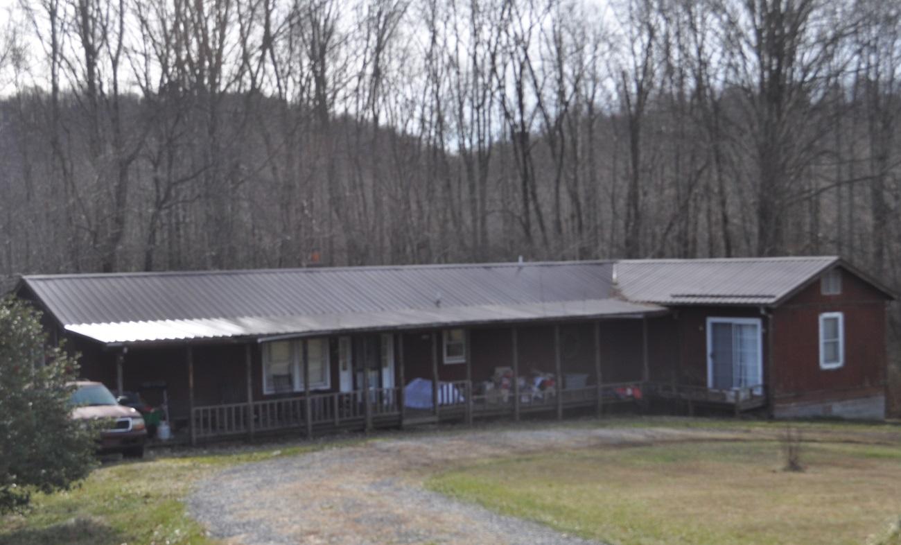 6901 Castor Road Wise, VA 24293 - Photo 1 of 5 front