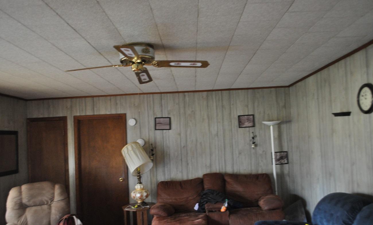 6901 Castor Road Wise, VA 24293 - Photo 5 of 5 living room