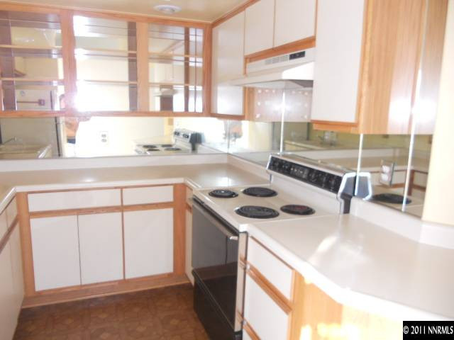 3215 Kingsview Court Reno, NV 89512 - Photo 7 of 13 Photo 7
